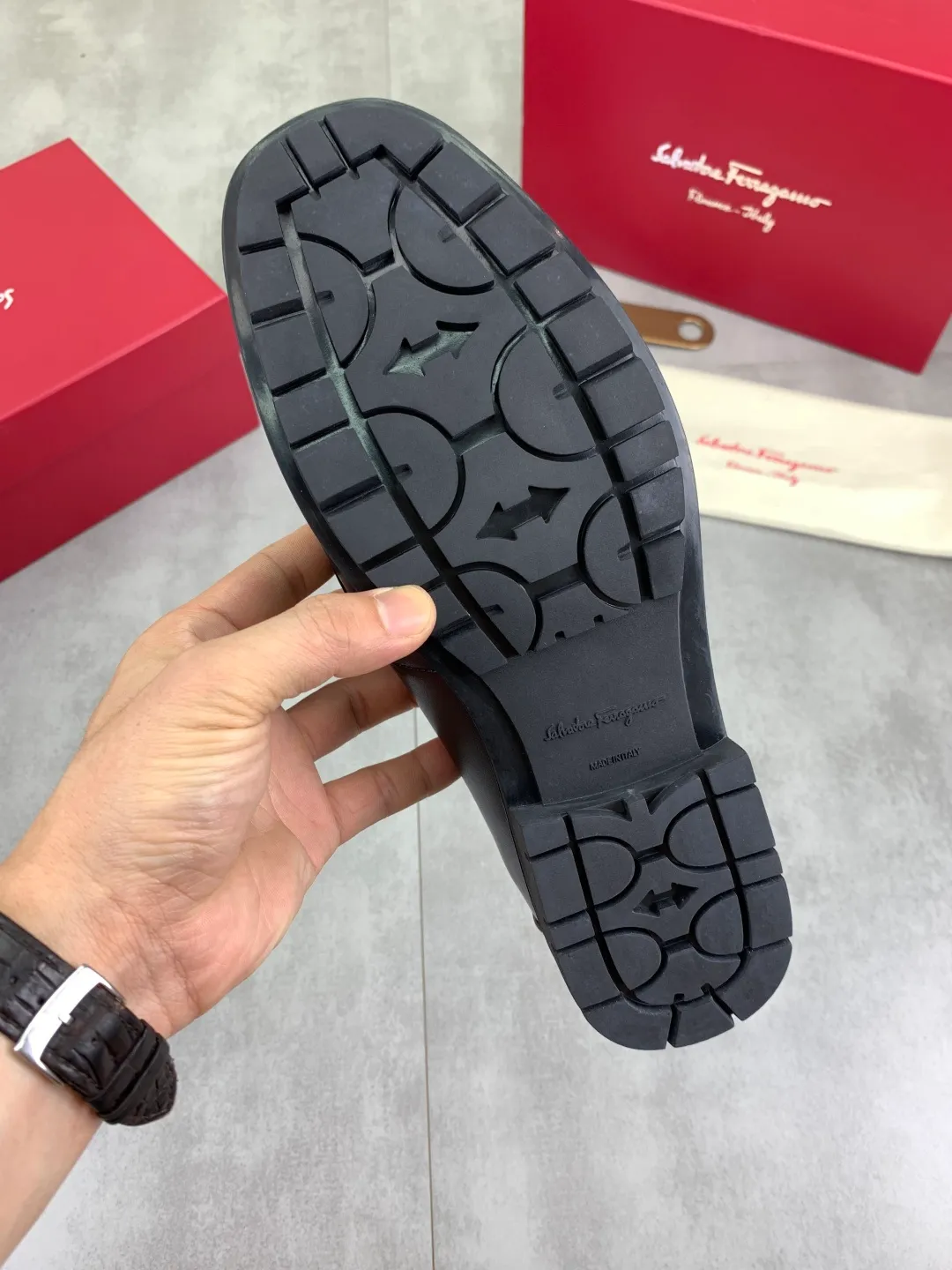 Men's shoes 💰P480 new high quality [Ferragamo/Ferragamo] latest model original imported calfskin, imported cowhide lining + original luxury metal buckle + original combination outsole Comparison without pressure Code number: 38-44 (45 customized)